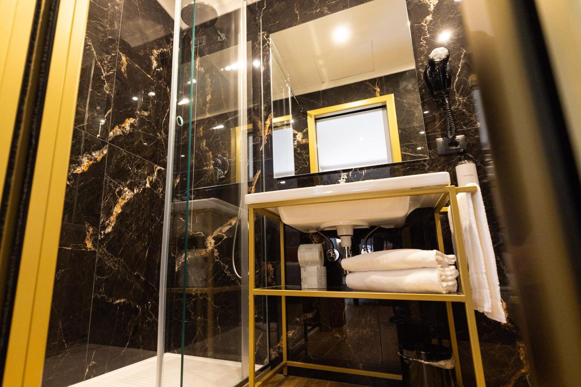 Mavi Luxury Suites Rzym Zewnętrze zdjęcie